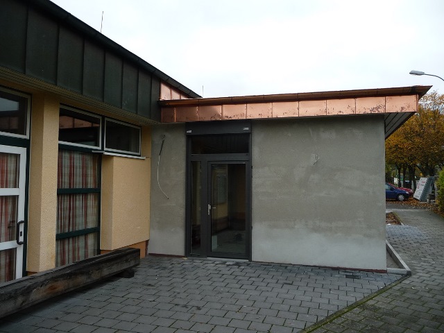Der Anbau aus Richtung oberer Eingang des Von-Steinrück-Hauses